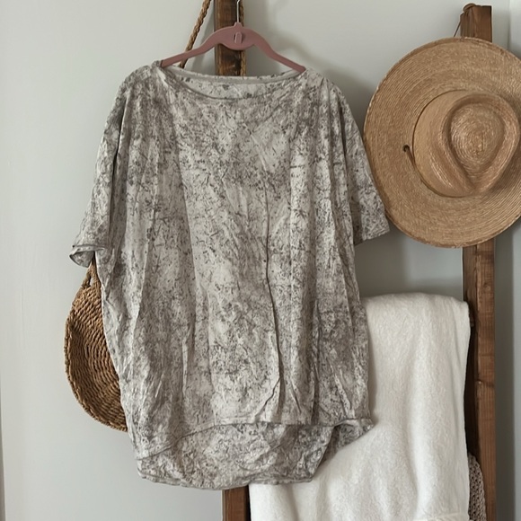lululemon athletica Tops - Lululemon Back In Action Tee *Vitasea in Cirrus Wash Opal